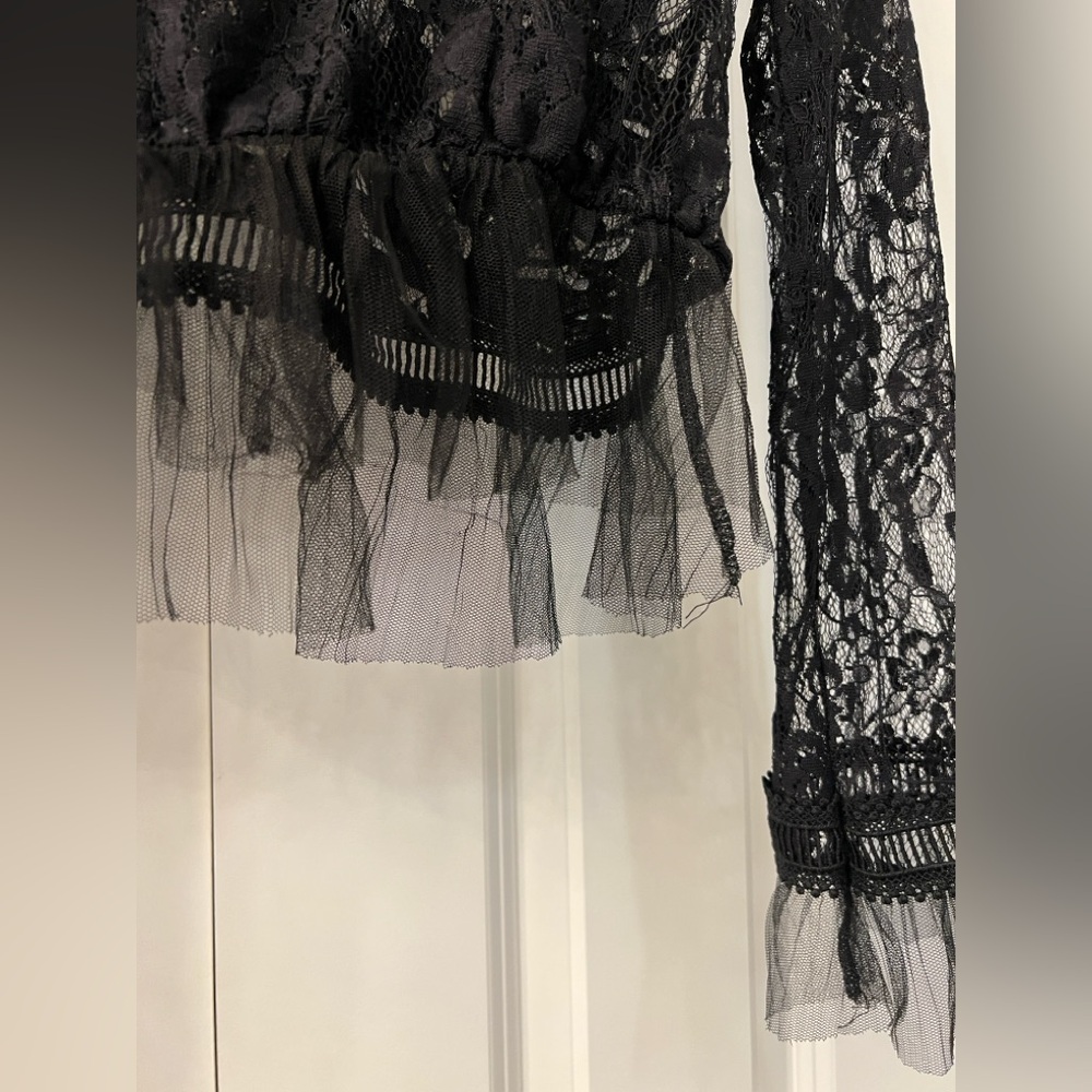 Black Lace Women's Top - Picture 4 of 6